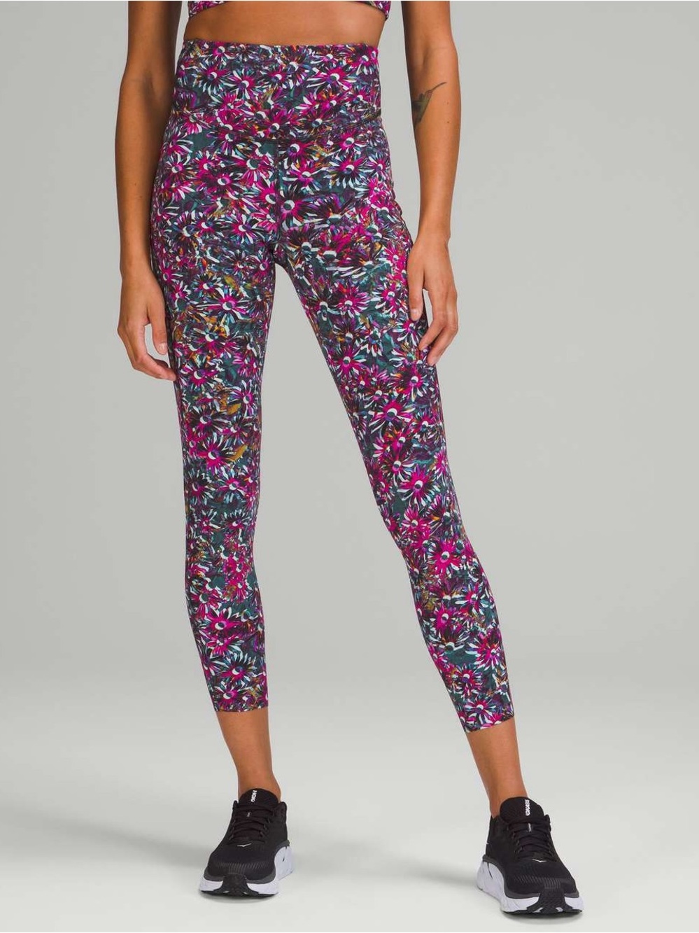 Lululemon Base Pace High-Rise Running Tight 25"
Floral Electric Multi
